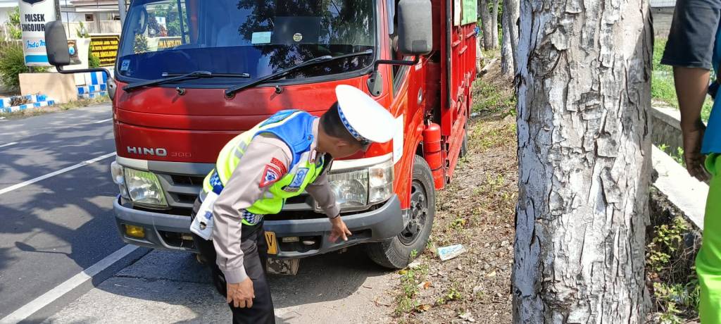 Tabrakan Truk Muat LPG Kontra Motor di Singojuruh Banyuwangi, Satu Tewas