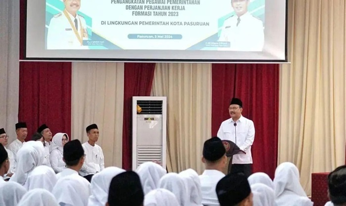 Wali Kota Pasuruan Gus Ipul Serahkan 200 SK PPPK