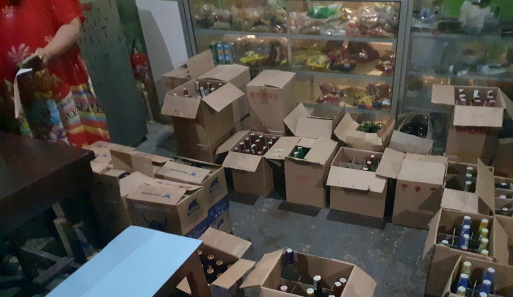 Polres Jombang Gerebek 5 Warung Penjual Miras untuk Remaja, Ratusan Botol&nbsp;Disita