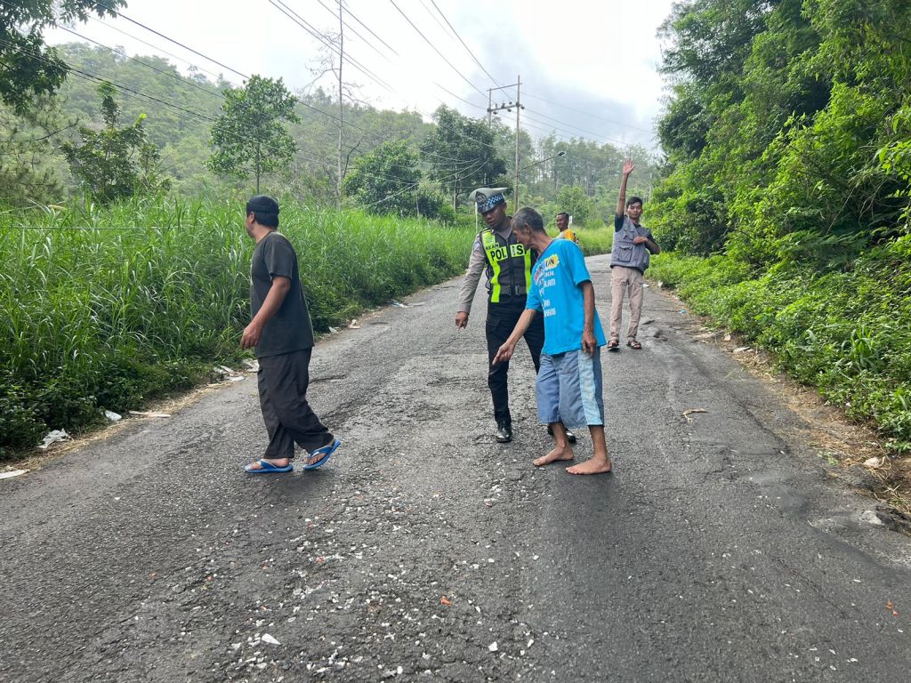 1 Keluarga Kecelakaan di Jalur Klemuk Kota Batu, Satu Tewas
