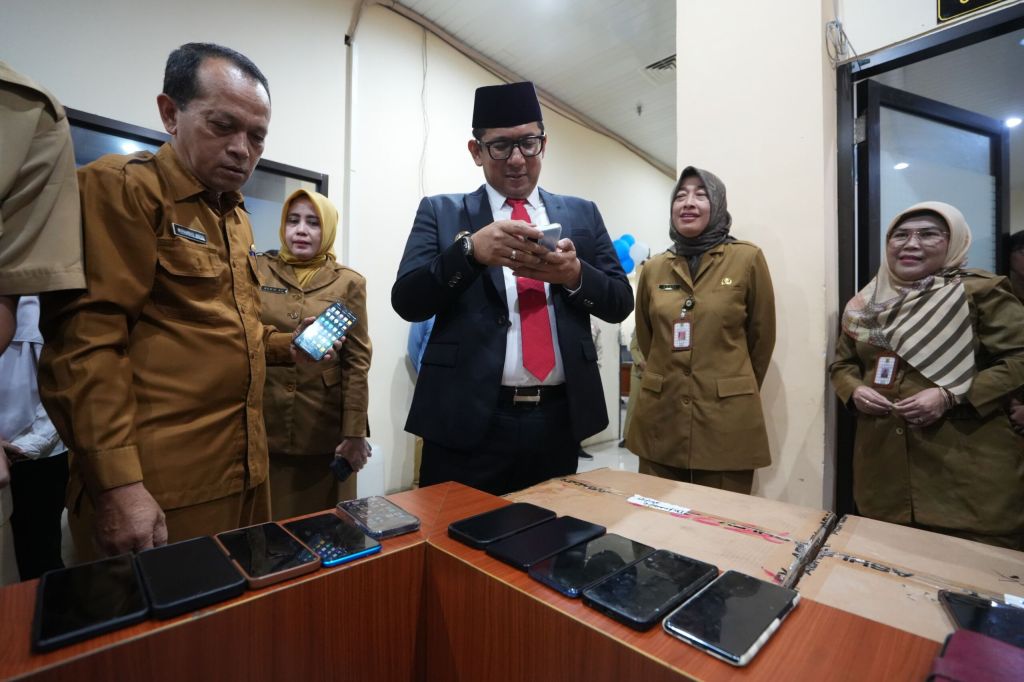 Berantas Judi Online, Pj Wali Kota Mojokerto Sidak Ponsel ASN