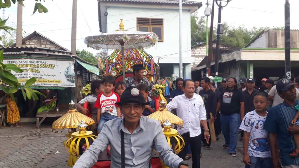 Sempat Vakum, Kades Sukorejo Gresik Hidupkan Kembali Budaya Arak Pengantin