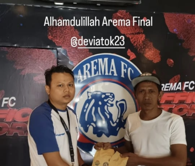 Tersebar Foto Santunan Keluarga Korban Tragedi Kanjuruhan Jelang Final Piala Presiden, Devi Athok&nbsp;Menjawab